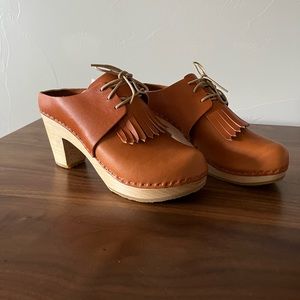 BRYR block heel with kilt NEVER WORN